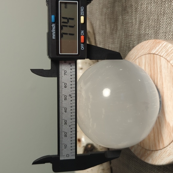 Selenite Sphere - Choice of one sphere - Picture 6 of 9